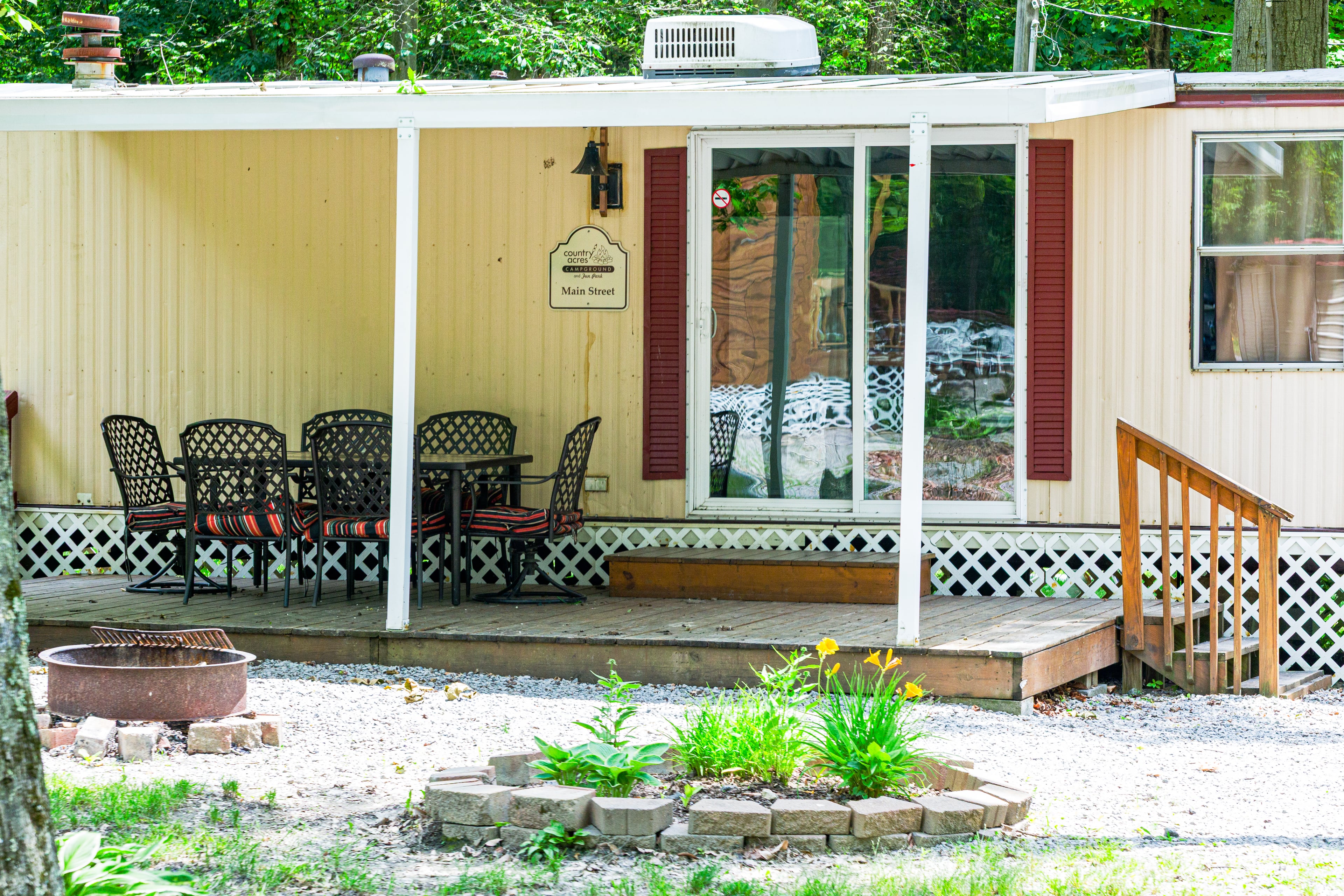 Main Street rental trailer